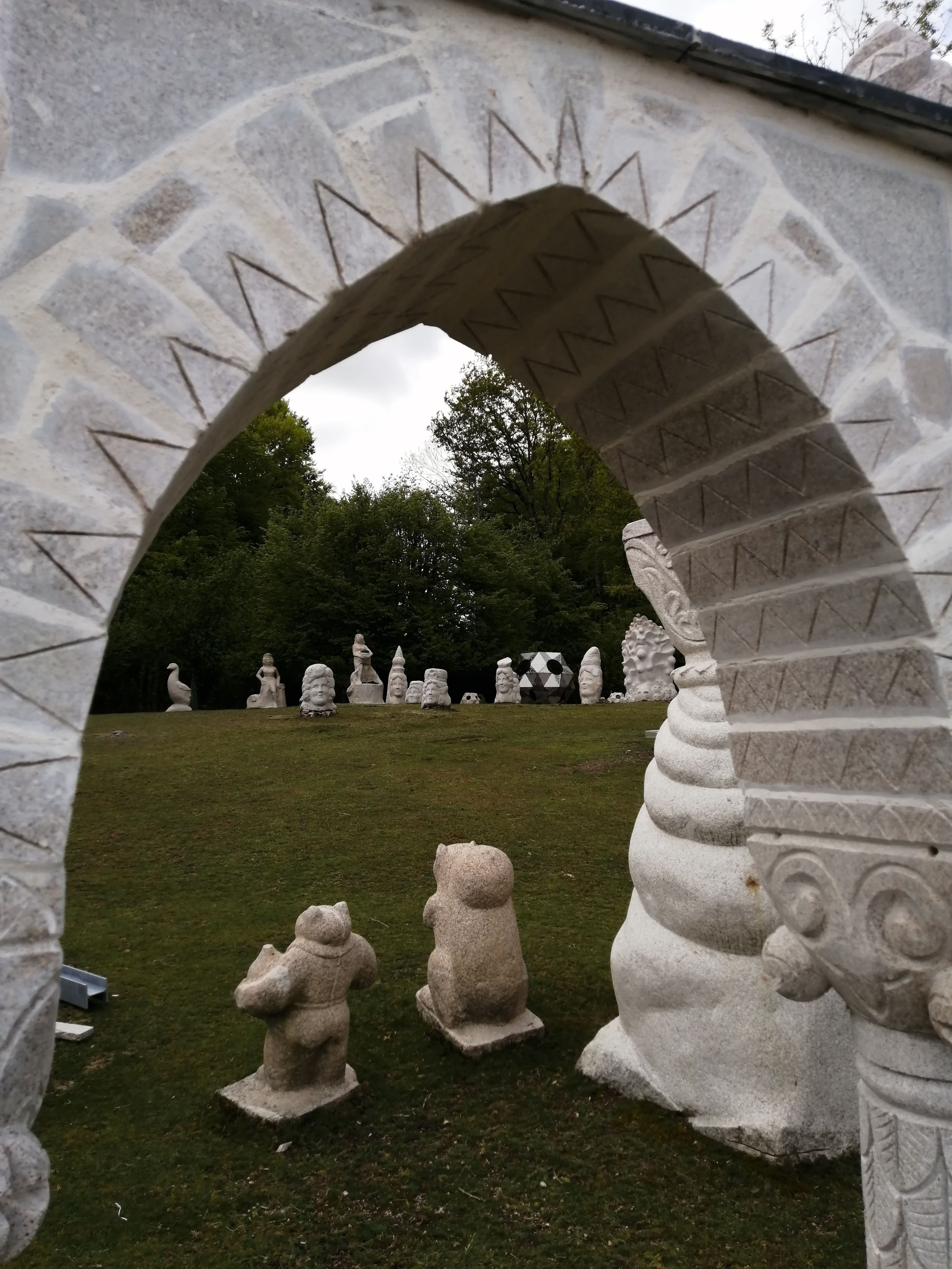 Les Pierres Initiatiques de Saint Nicolas