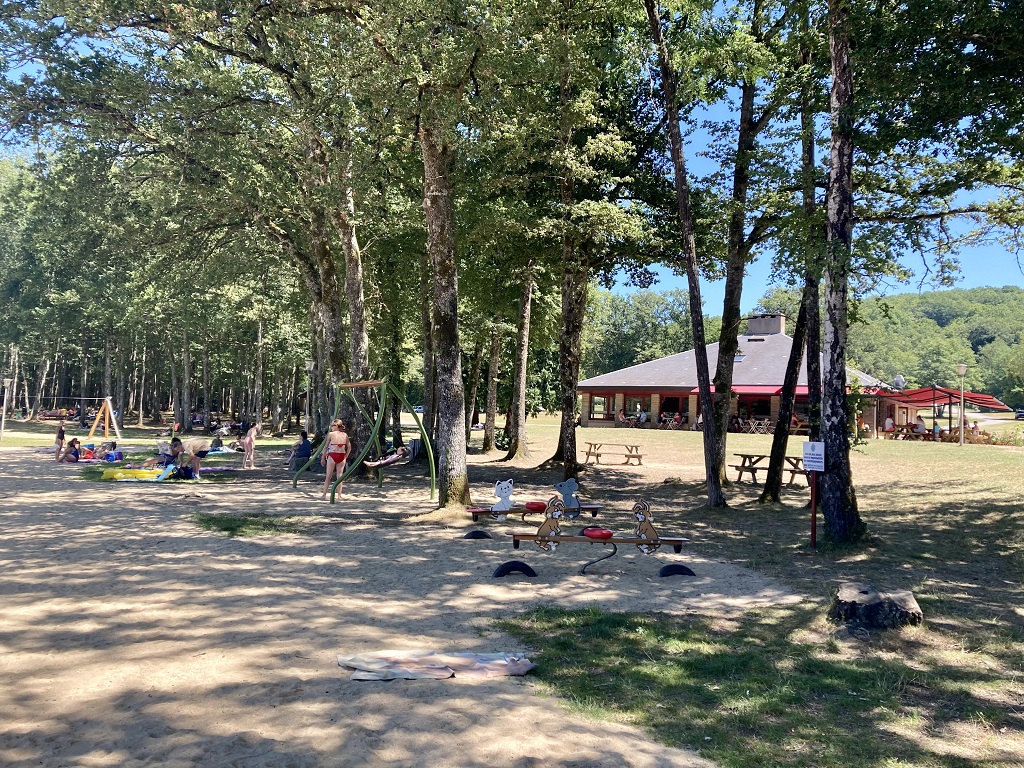Plage du lac de Ste Hélène, à Bujaleuf