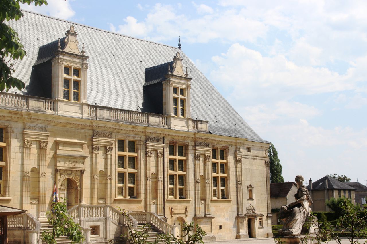 CHATEAU DU GRAND JARDIN, COTE CHATEAU