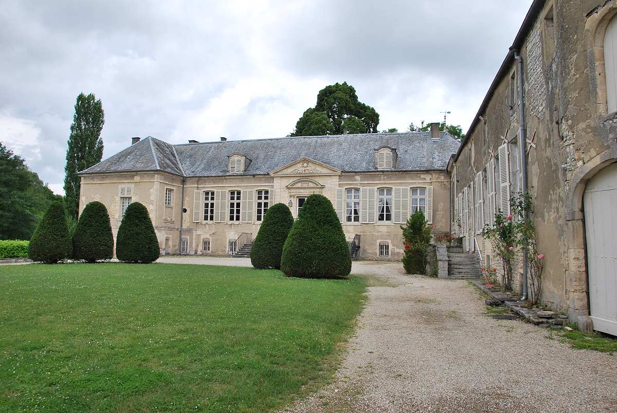 CHATEAU DE RIAUCOURT