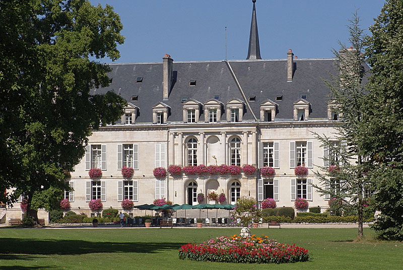 CHATEAU D'ARC-EN-BARROIS