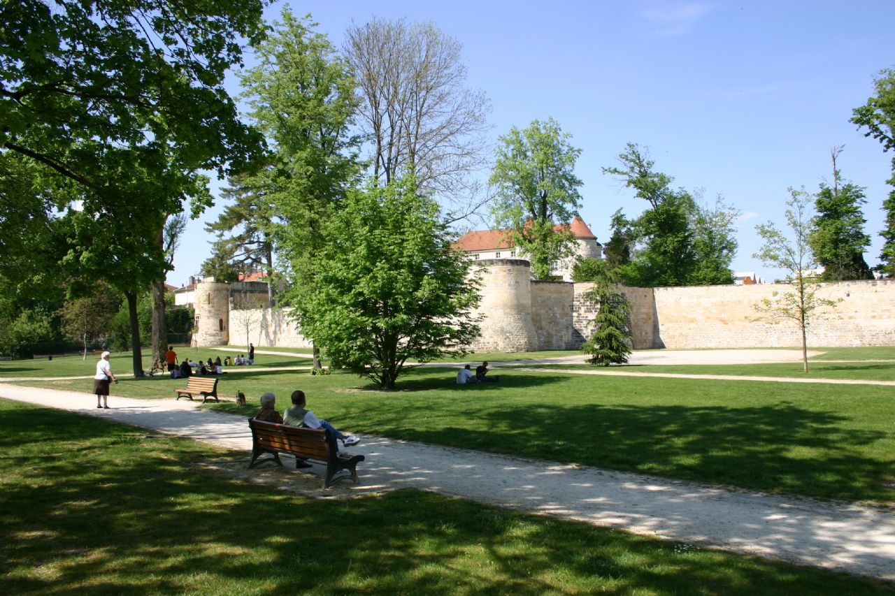 PARC DU CHATEAU ET SES REMPARTS
