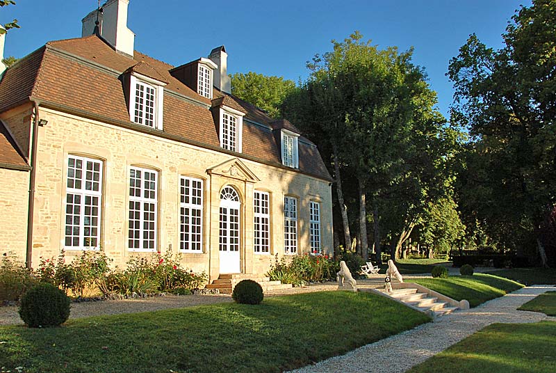 CHATEAU XVIIIe SIECLE DE LONGEAU