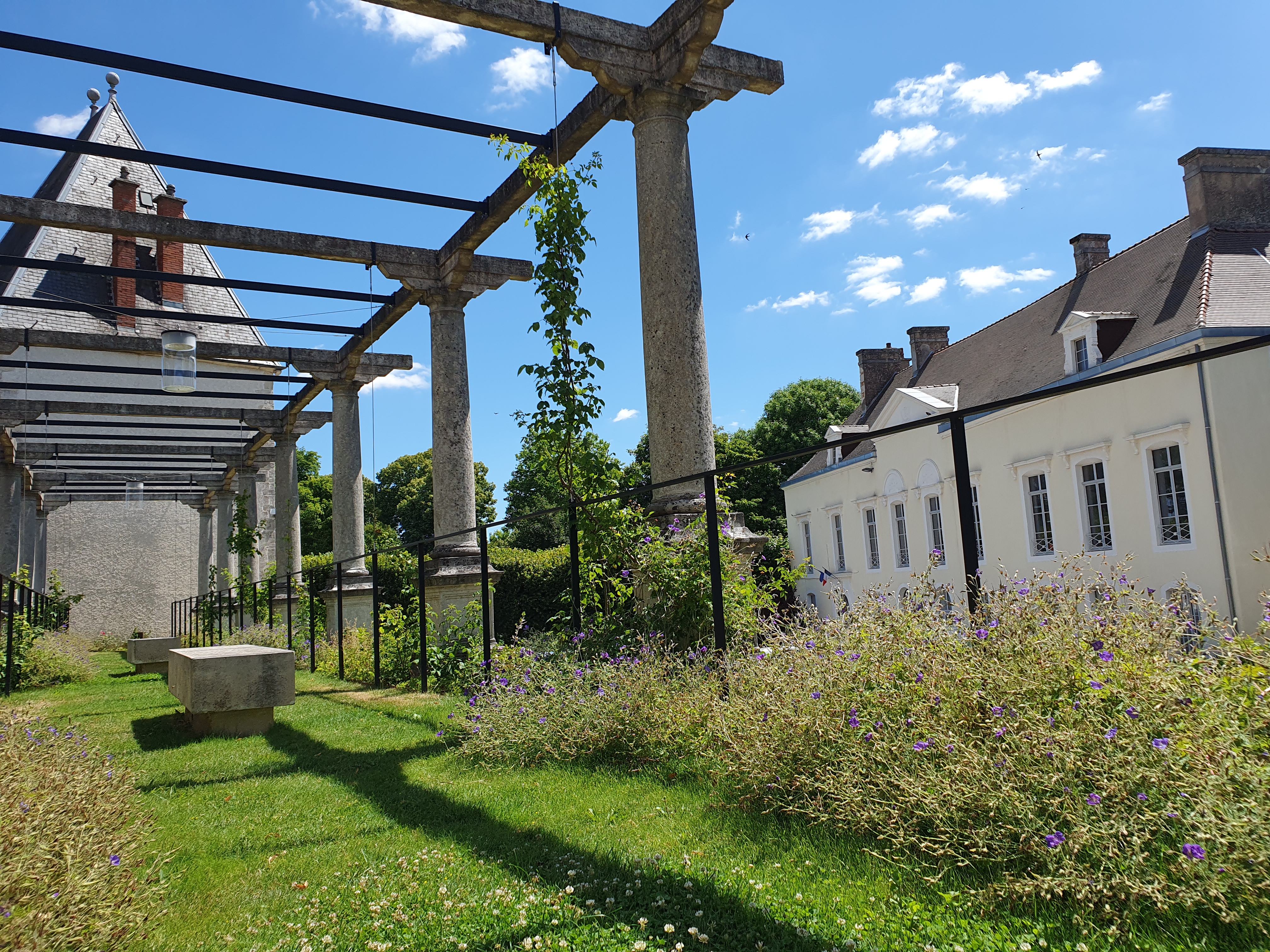 Le Château Charbonnel et la Tour de Lénoncourt