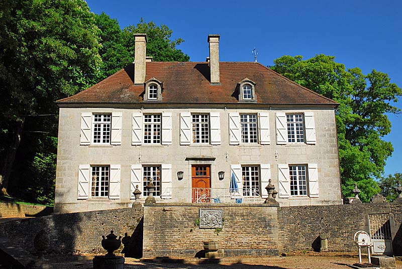 RESIDENCE EPISCOPALE DE  MONTSAUGEON