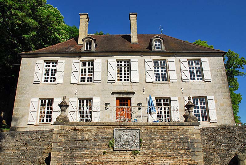 RESIDENCE EPISCOPALE DE  MONTSAUGEON