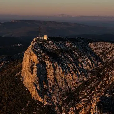 Baptême en Hélicoptère - Survol des Calanques de Marseille