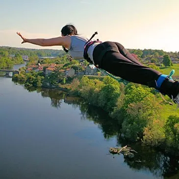 Saut à l'élastique près de Châteauroux