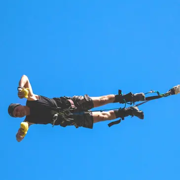 Saut à l'élastique près de Châteauroux