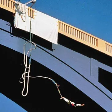 Saut à l'élastique au Pont de Ponsonnas près de Grenoble