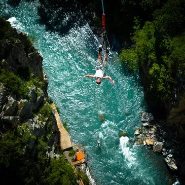 Saut à l'élastique au Pont de Ponsonnas près de Grenoble