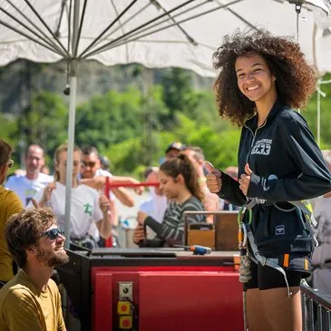 Saut à l'élastique au Pont de Ponsonnas près de Grenoble