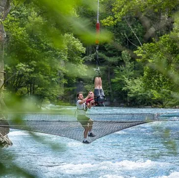 Saut à l'élastique au Pont de Ponsonnas près de Grenoble