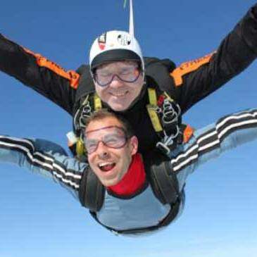 Saut en Parachute en Tandem près d'Arras