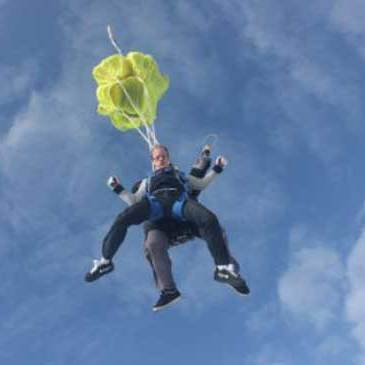 Saut en Parachute en Tandem près d'Arras