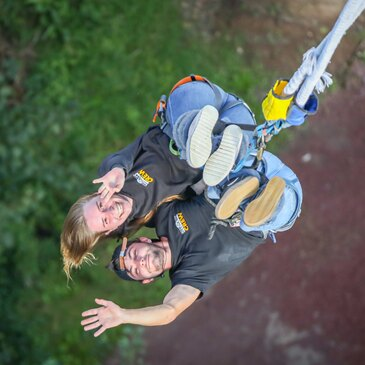 Saut à l'élastique au Viaduc de la Souleuvre en Normandie