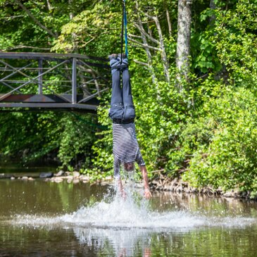 Saut à l'élastique au Viaduc de la Souleuvre en Normandie