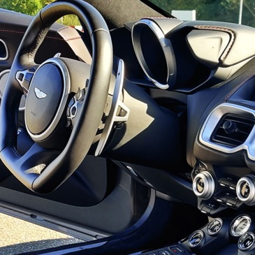 Coffret Pilotage Aston Martin - Circuit des Ecuyers