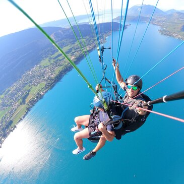 Baptême en Parapente - Survol du Lac d'Annecy