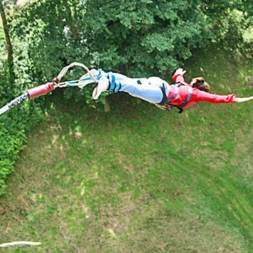 Saut à l'élastique près de Charleville-Mézières