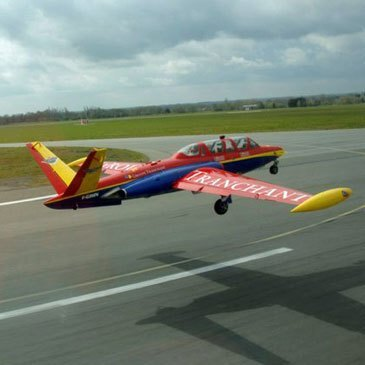 Vol en avion de chasse Fouga Magister à Paris