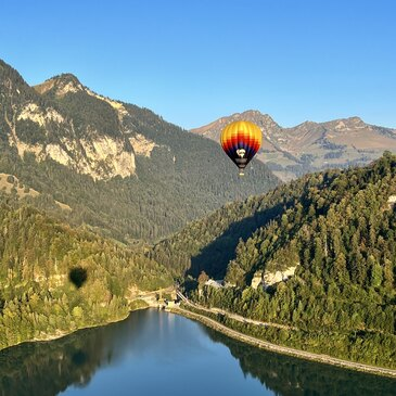 Vol en Montgolfière entre les Lacs Léman et Neuchâtel en Suisse
