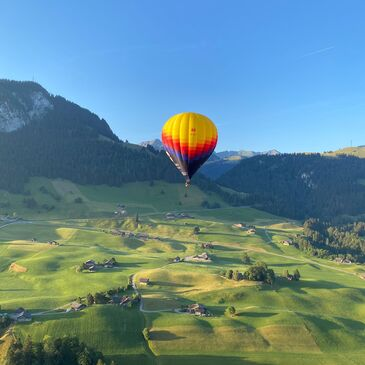 Vol en Montgolfière entre les Lacs Léman et Neuchâtel en Suisse