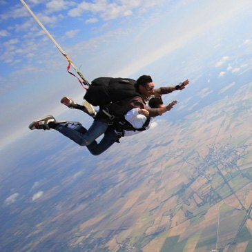Saut en Parachute Tandem à Niort