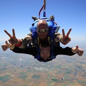 Saut en Parachute Tandem à Niort