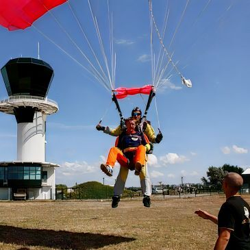 Saut en Parachute Tandem près d'Etretat