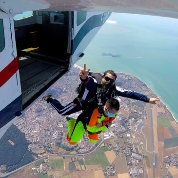 Saut en Parachute Tandem près d'Etretat