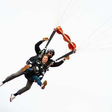 Saut en Parachute à Mimizan dans les Landes