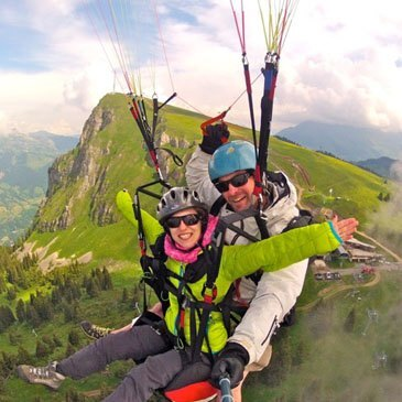 Baptême en Parapente près de Lausanne en Suisse
