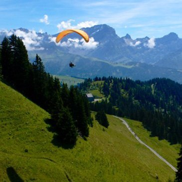 Baptême en Parapente près de Lausanne en Suisse