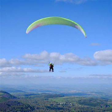 Baptême de l'air en Parapente à Orcines - Les volcans d'Auvergne