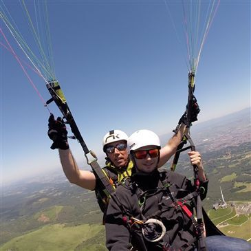 Baptême de l'air en Parapente à Orcines - Les volcans d'Auvergne