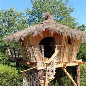 Cabane dans les Arbres à l'Isle-sur-La-Sorgue