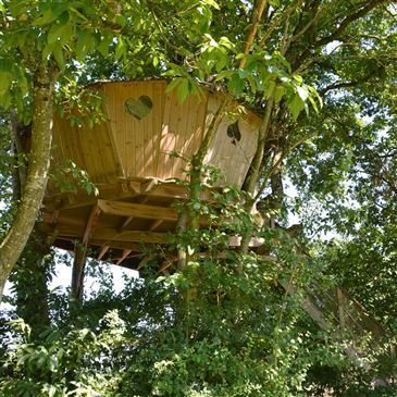 Nuit en Cabane Perchée près de Laval