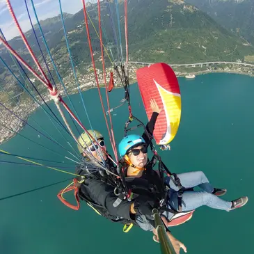 Baptême en Parapente à Montreux - Survol du Lac Léman