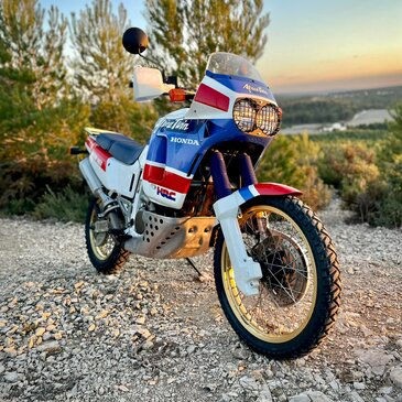 Randonnée en Moto Trail près de Carcassonne