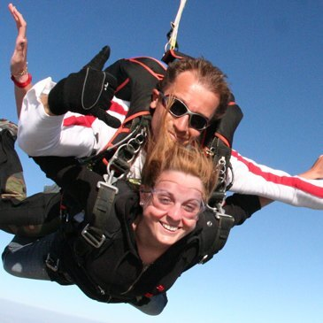 Saut en Parachute Tandem près de Nantes