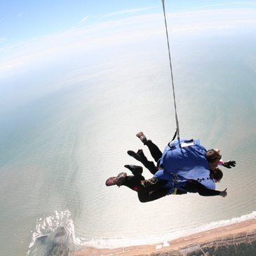 Saut en Parachute Tandem près de Nantes