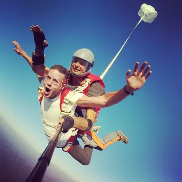 Saut en Parachute Tandem à Montargis au Sud de Paris