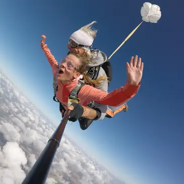 Saut en Parachute Tandem à Montargis au Sud de Paris