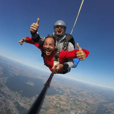 Saut en Parachute Tandem à Montargis au Sud de Paris
