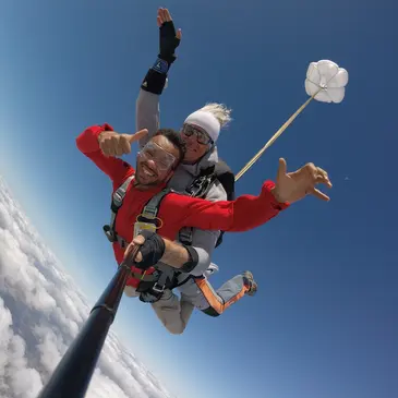 Saut en Parachute Tandem à Montargis au Sud de Paris
