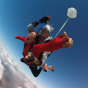 Saut en Parachute Tandem à Montargis au Sud de Paris