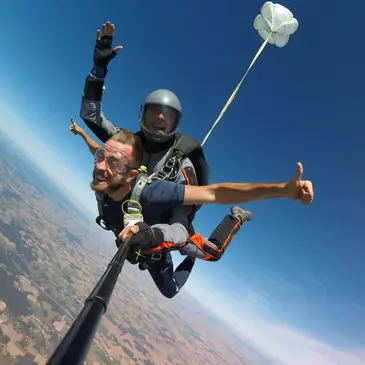 Saut en Parachute Tandem à Montargis au Sud de Paris