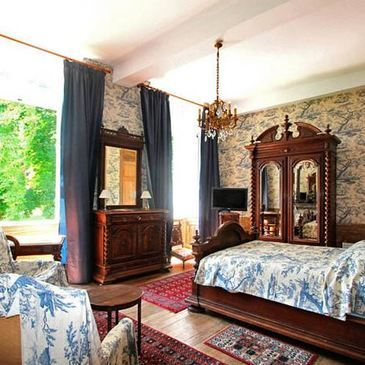 Nuit au Château d'Island près d'Auxerre