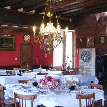 Nuit au Château d'Island près d'Auxerre